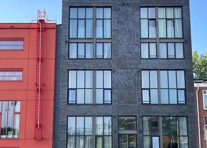 Aparthotel Yays East By Numa 4*