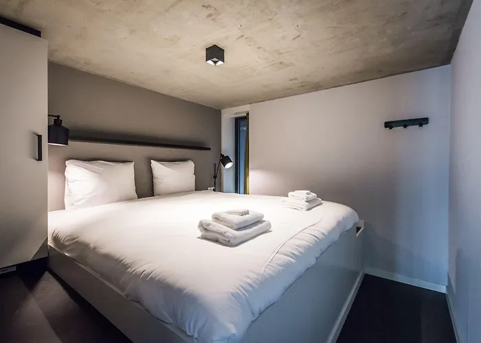 Yays East By Numa Aparthotel