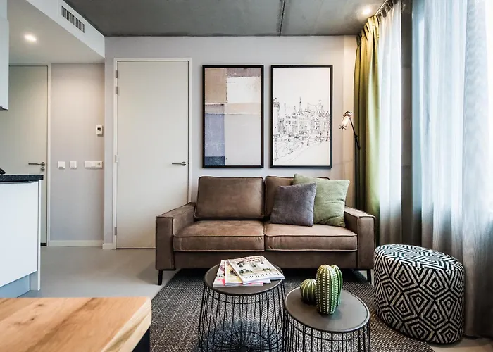 Yays East By Numa 4*