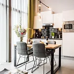 Apartahotel Yays East By Numa
