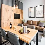 Apartahotel Yays East By Numa