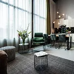 Apartahotel Yays East By Numa 4*