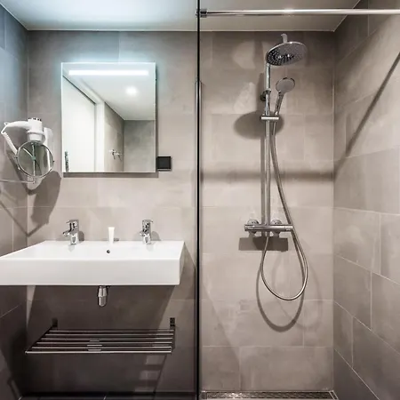 Yays East By Numa 4*