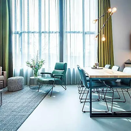 Yays East By Numa Aparthotel