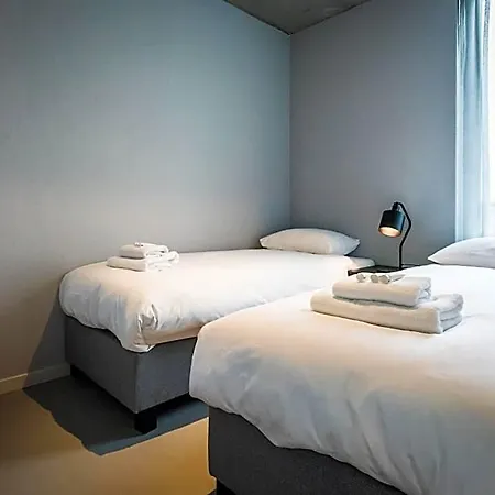 Yays East By Numa Aparthotel 4*