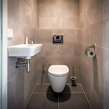 Yays East By Numa Aparthotel