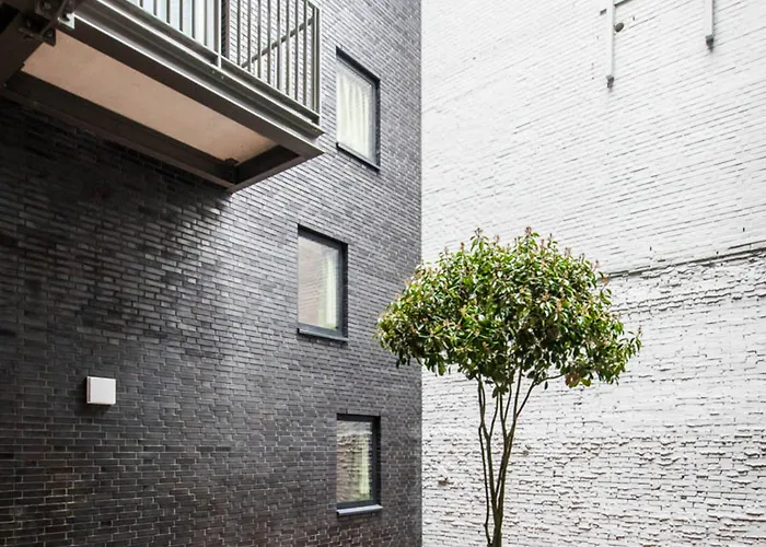 Yays East By Numa 4*