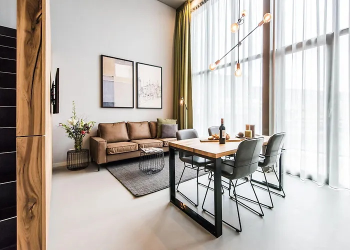 アパートホテル Yays East By Numa 4*