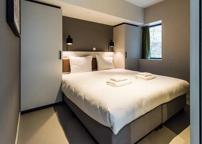 Yays East By Numa 4*