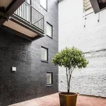 Yays East By Numa 4*