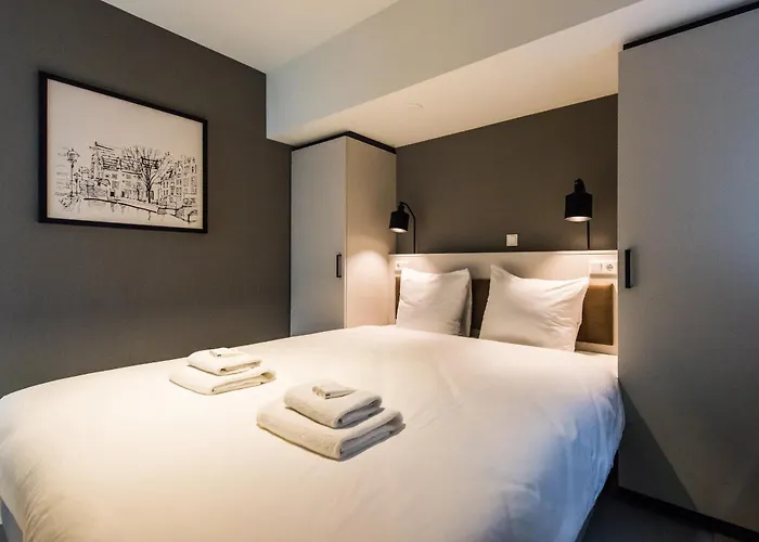 Yays East By Numa Aparthotel 4*