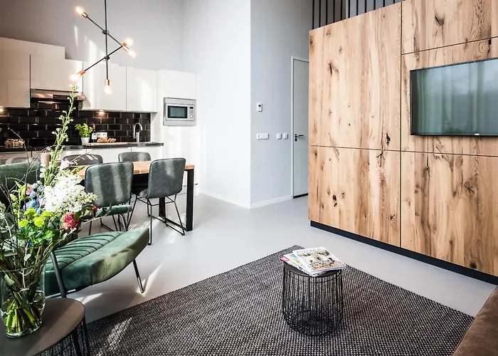 Yays East By Numa Aparthotel 4*