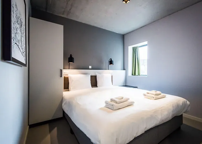 Yays East By Numa Aparthotel