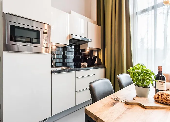 Yays East By Numa Aparthotel 4*