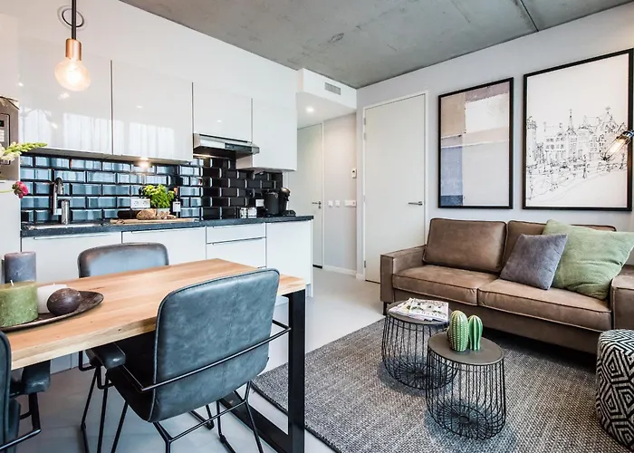 Yays East By Numa Aparthotel