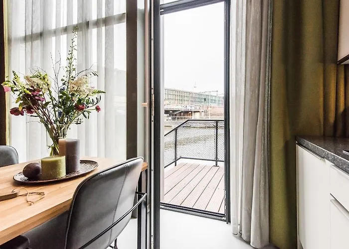 Yays East By Numa Aparthotel